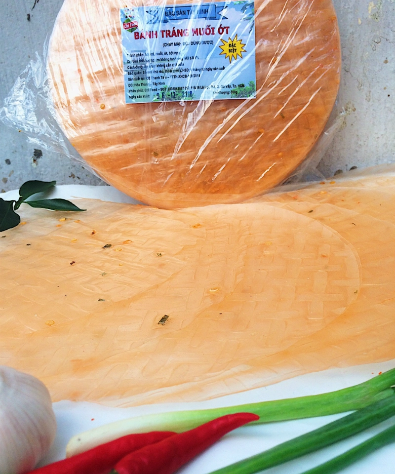 Bánh tráng muối ớt - Đặc sản Tây Ninh