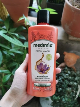 Sữa tắm Medimix Kumkumadi Nghệ Tây 300ml