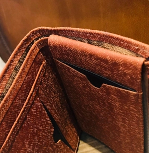 Ví Da Bò Vân Ý - Đứng