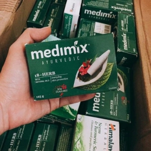 Xà phòng Medimix 18-herb Ayurveda everyday skin protection