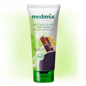 Sữa Rửa Mặt Medimix Sáng Rỡ Tự Nhiên 150ml