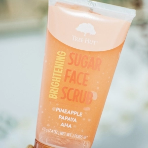                           Tẩy tế bào chết mặt - face scrub Tree hut - Pineapple & Papaya                      