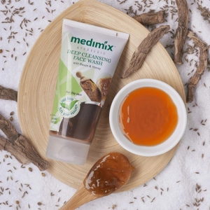 Sữa Rửa Mặt Medimix Sạch Sâu Cho Da Dầu 150ml