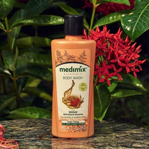 Sữa tắm Medimix Cỏ Hương Bài 300ml