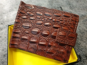 Ví Da Bò Vân Cá Sấu