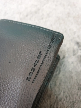 Ví Da Bò Nappa 1 Đen Đứng