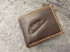 Ví Da Bò Khâu Viền Nike