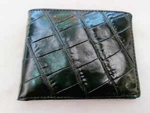 Ví Da Bò Dập Vân Cá Sấu