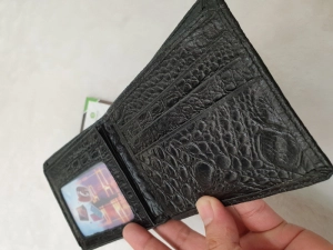 Ví Da Bò Dập Vân Cá Sấu Lá