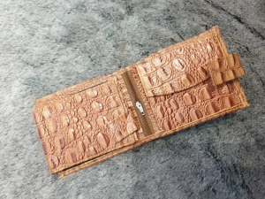 Ví Da Bò Vân Cá Sấu