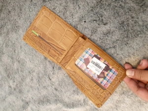 Ví Da Bò Dập Vân Cá Sấu