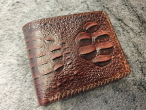 Ví Da Bò Dập Vân Cá Sấu Lá