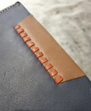 Ví Da Bò Kẹp Viền Đứng