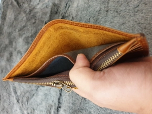 Ví Da Bò Pullup Nâu Đứng